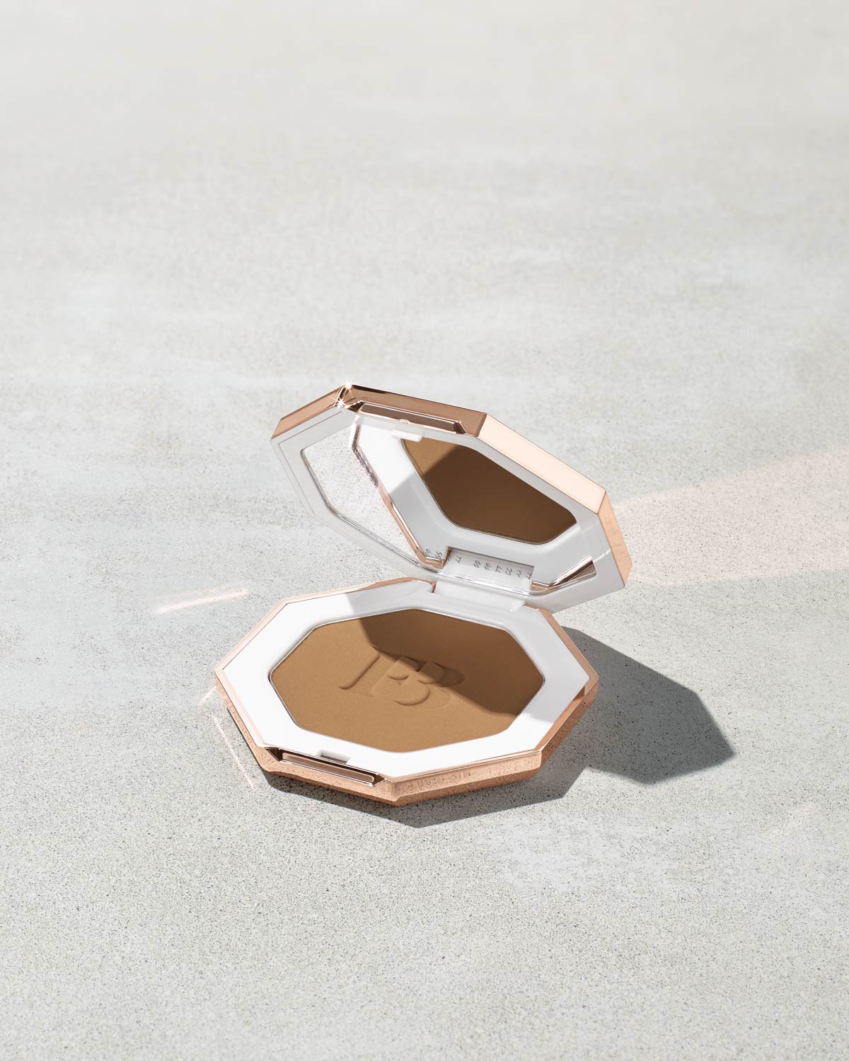 Sun Stalk'r Instant Warmth Bronzer — Caramel Cutie