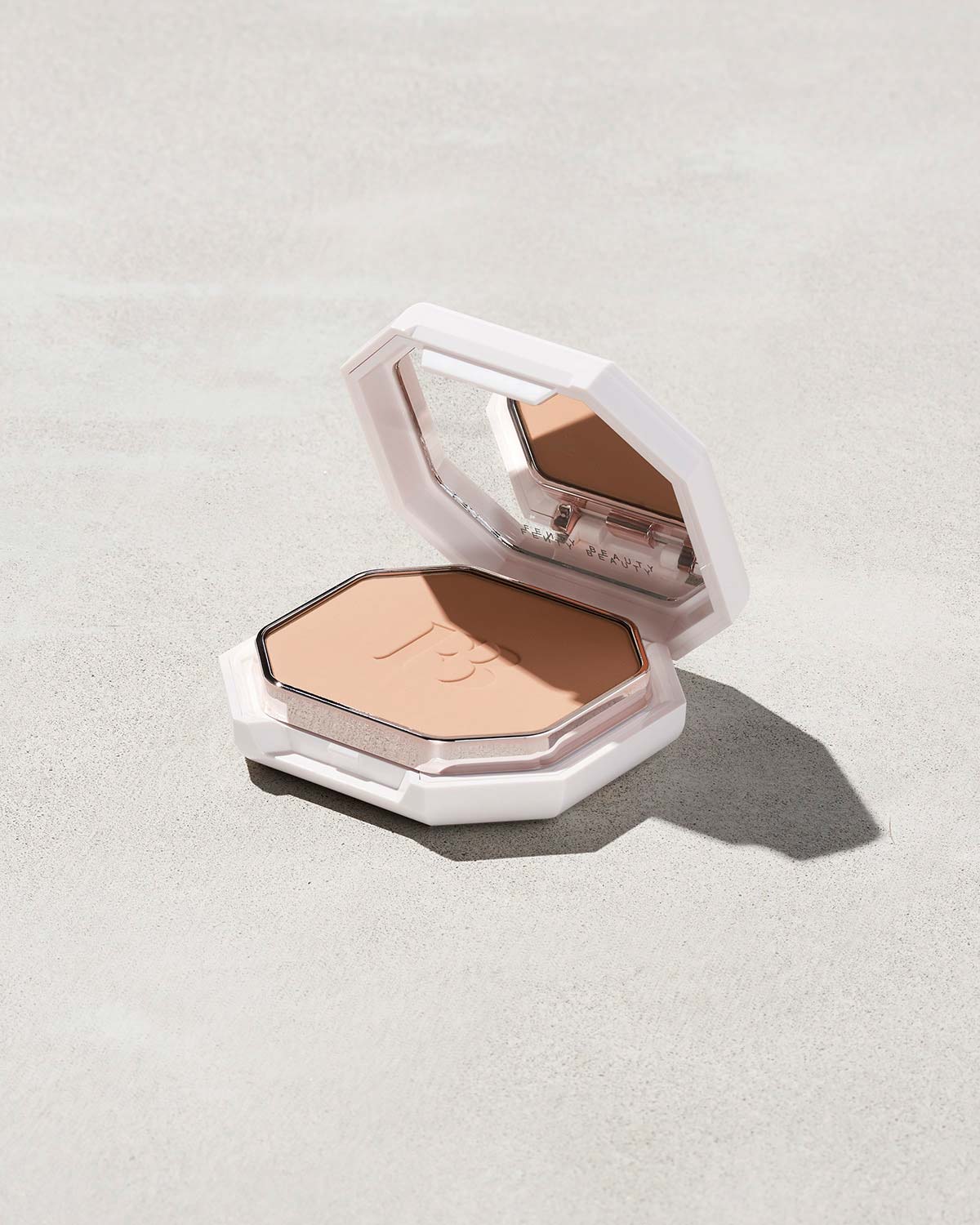Pro Filt'r Soft Matte Powder Foundation — #200