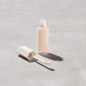 We're Even Hydrating Longwear Concealer — 125C