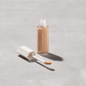 We're Even Hydrating Longwear Concealer — 260N