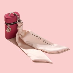 New Lock In Lips Travel Bag + Removable Scarf